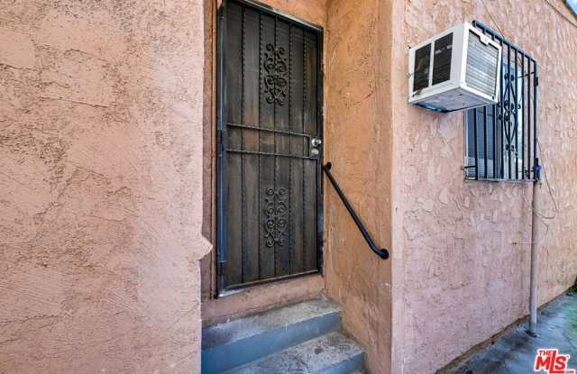 220 E Vernon Ave unit: 1/2 photos photos