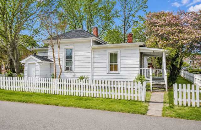 Perfect Location — Downtown Blacksburg, Walk to Campus! photos photos