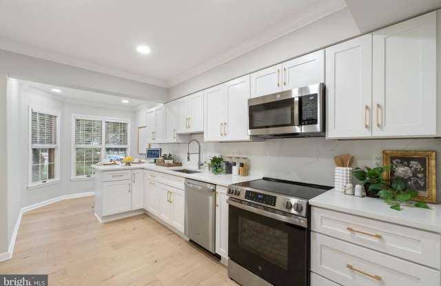 12 RIVER OAKS CIR Gallery 4