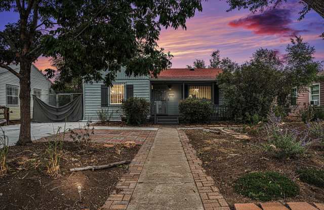 Updated 3-Bedroom Home Near Sloan’s Lake photos photos