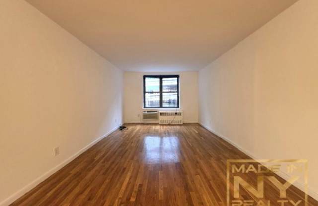327 West 30th St photos photos 327 West 30th St photos photos