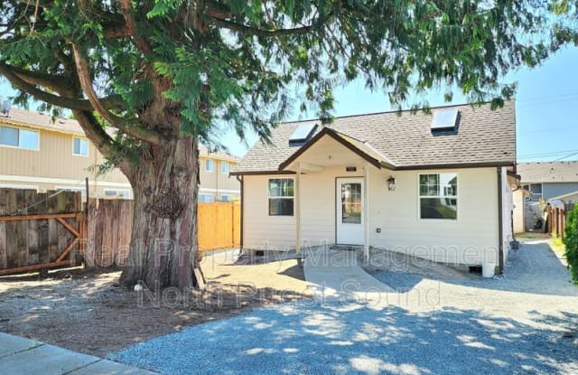 112 N Gifford Ave photos photos
