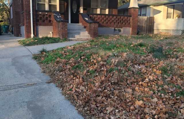 Four bedroom house for rent - 1308 West College Street, Independence, MO 64050