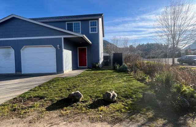 Townhouse style duplex in Lowell photos photos