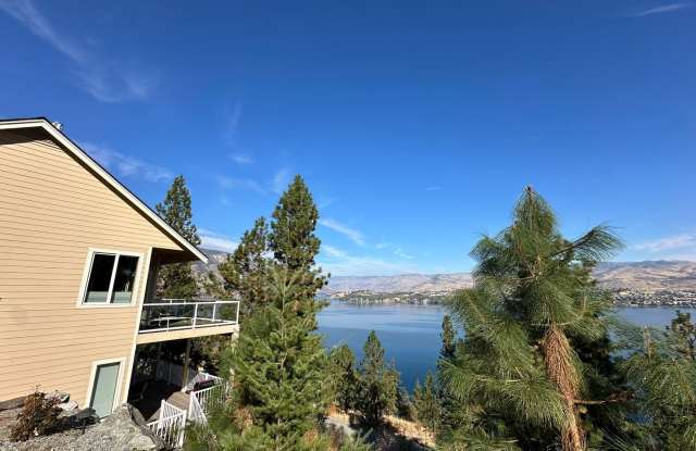 Fully Furnished Home in Chelan! Half off on Move In! photos photos