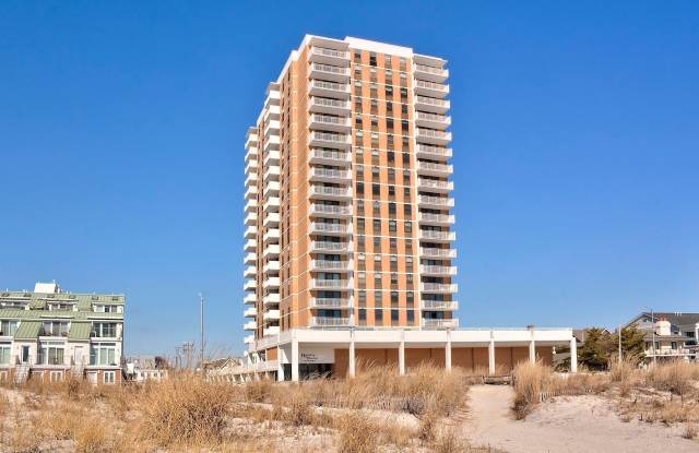 5200 Boardwalk 5B Gallery 1