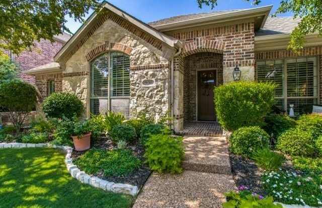 930 Crestmoor Drive Gallery 3
