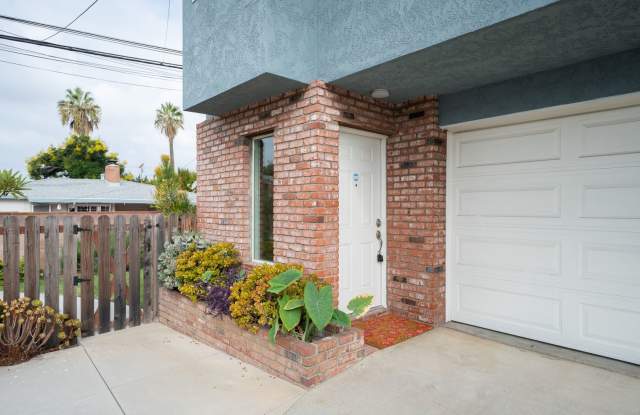 Contemporary New home in Monrovia Gallery 1
