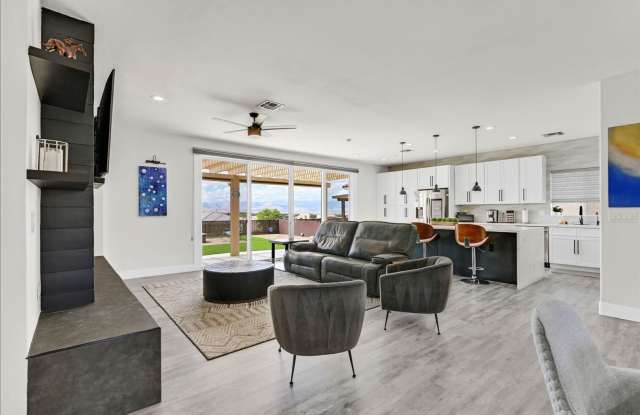 Luxury furnished rental home in Sun City Anthem Gallery 1