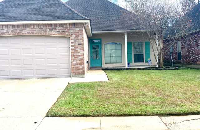 Woodlawn Gardens - 5736 Macbeth Drive, Shenandoah, LA 70817