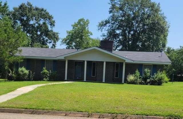 305 Mustang Drive photos photos