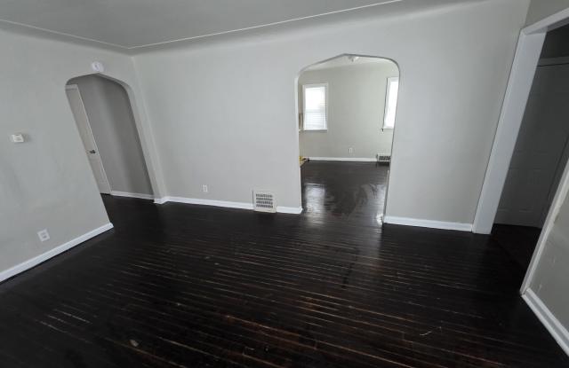 16672 Lauder Gallery 3
