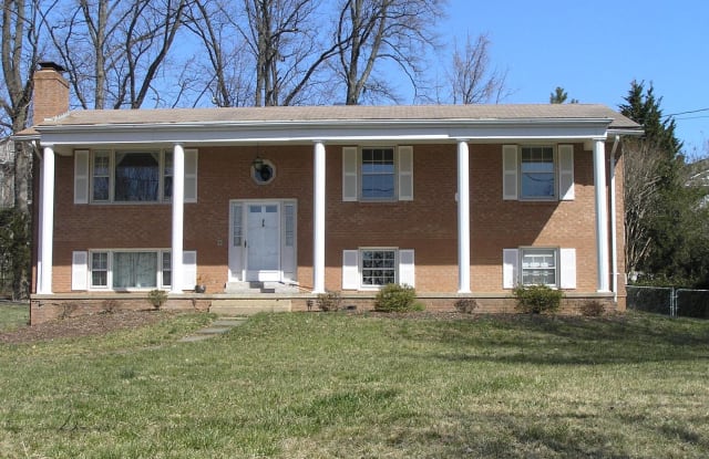 12102 RUFFIN DR - 12102 Ruffin Drive, Fair Oaks, VA 22030