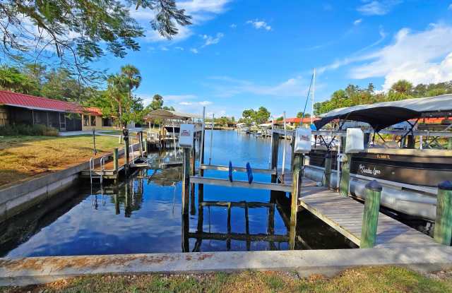 Waterfront, 2 bed 2 bath with boat dock and pet friendly photos photos