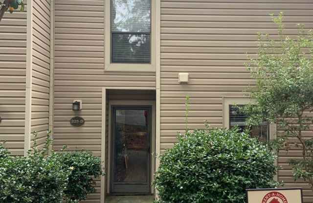 2 BR/1.5 BA West Lake Townhome Near Dolley Madison photos photos