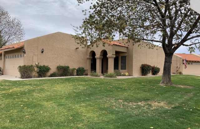 9040 E WINCHCOMB Drive Gallery 2