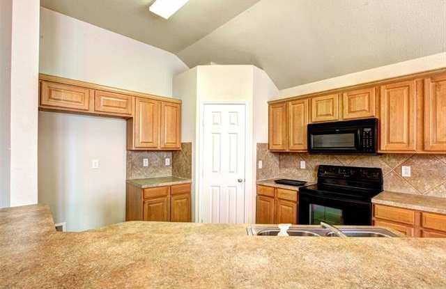13613 Justice Court Gallery 3