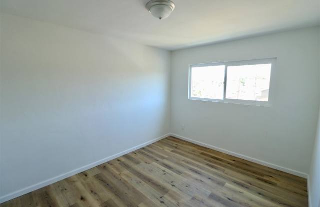 3776 Ocean View Boulevard - D Gallery 4