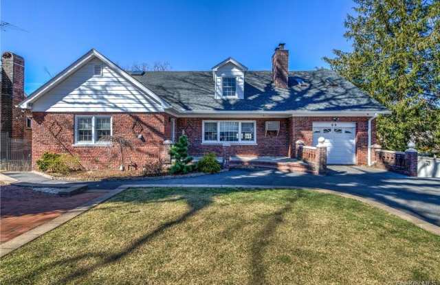 89 Ridgewood Avenue unit: 2 photos photos