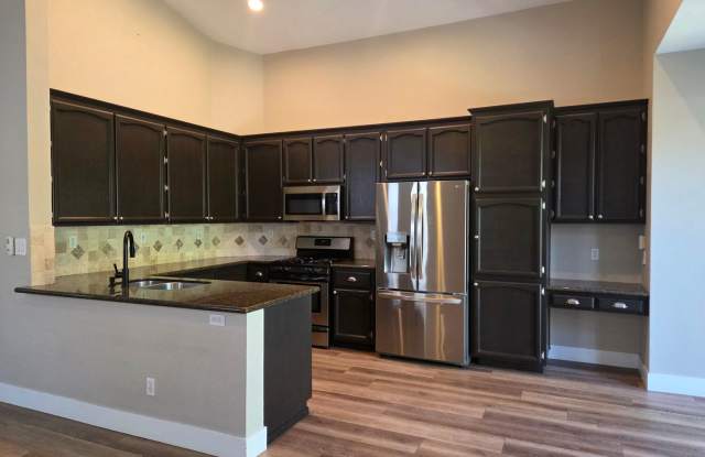 Broadstone - 3bdrm, 2 bath - Close to Shopping, Park & Schools! Gallery 3