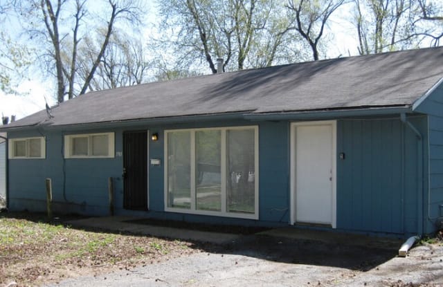 7703 East 112th Terrace - 7703 East 112th Terrace, Kansas City, MO 64134