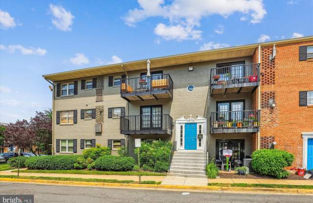 5909 QUANTRELL Avenue unit: 203 - 5909 Quantrell Avenue, Alexandria, VA 22312
