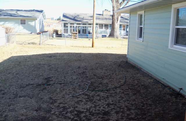 3 BED | 1 BATH | SINGLE-LEVEL | WEST Gallery 3