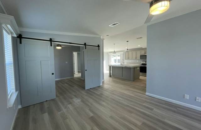4104 Guilder Street Gallery 2