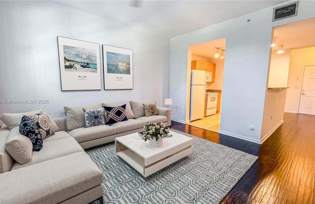 533 Ne 3rd Ave photos photos