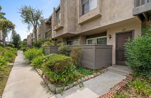 Two-Story Townhome with Private Garage and Patio - 223 Ridge Terrace Lane, Montebello, CA 90640