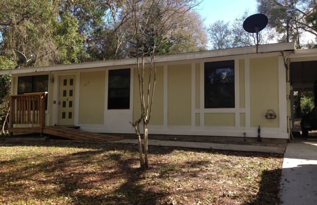 133 Colomba Rd - 133 Colomba Road, DeBary, FL 32713