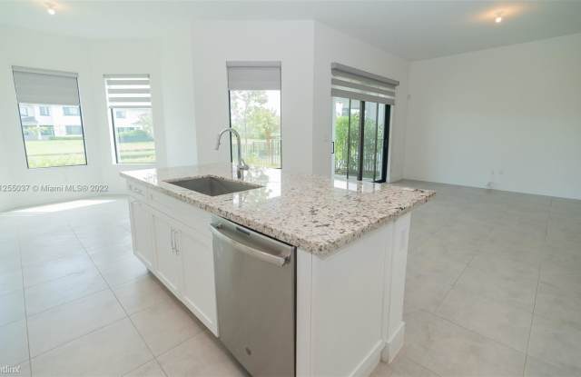 10725 Pacifica Way Gallery 4