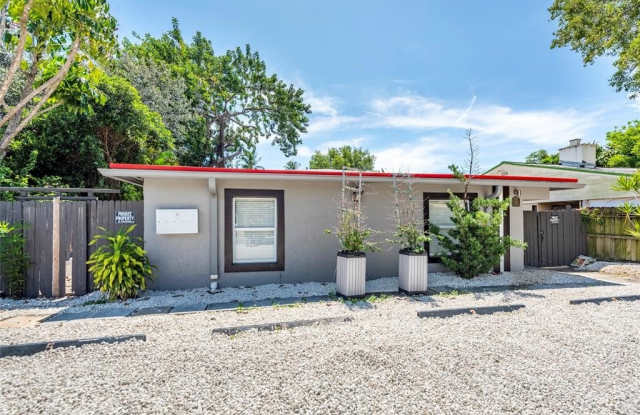 628 NE 8th Ave photos photos