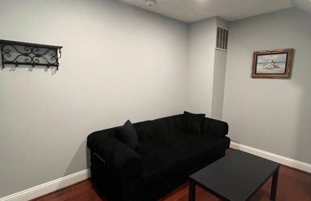 1442 INDEPENDENCE Avenue SE Gallery 3