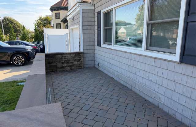 400 E Beech Gallery 2