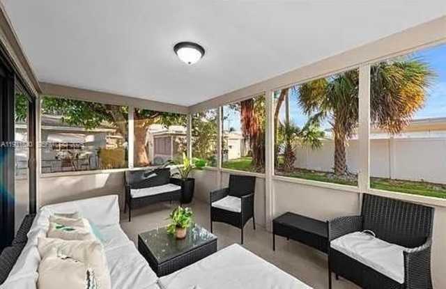 5404 NW 25th Ave photos photos