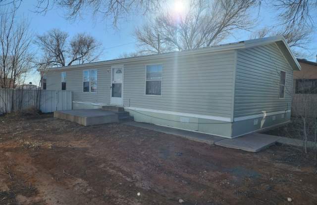 306 E Spruce - 3bed, 2bath photos photos