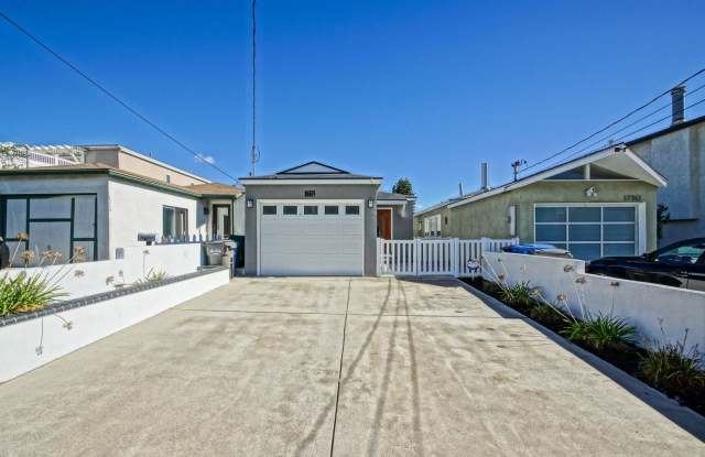 BEAUTIFULLY REMODELED, REDONDO HILLS HOME W/ BRIGHT  OPEN GREAT ROOM LIVING SPACE, CENTRAL A/C, REAR DECK, 1-CAR GARAGE  3+ CAR PARKING NEXT TO SCHOOLS, PARKS  5 MINS TO BEACH! photos photos