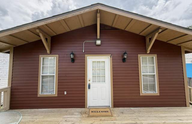 305 General Mouton Avenue photos photos