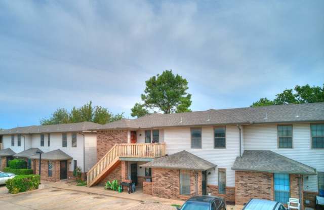 1022 Rambling Oaks Drive Gallery 2