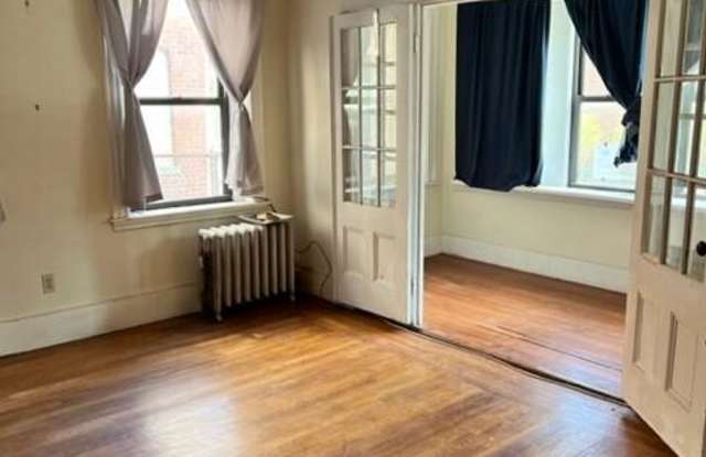110 Central St. Gallery 4