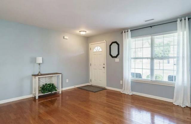 4 Bedroom, 2.5 Bath Home- Short Commute to Fort Bragg! Gallery 4