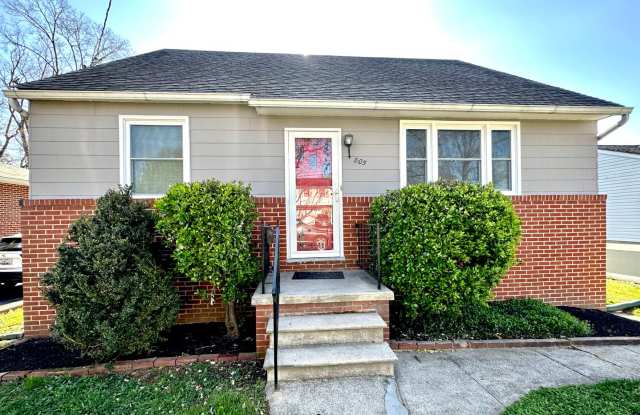 Charming 3 Bedroom/1 Bathroom Home in Essex, Baltimore, MD! photos photos