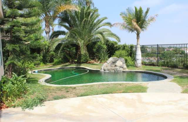 Coming Soon! Great Views 2 story 4/2.5 bath home in Corona Vista for lease! Gallery 4