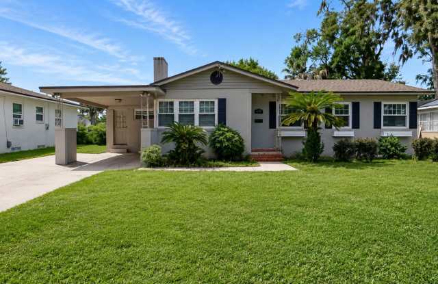 Spacious 4-Bedroom Home with Library, Fenced Yard & Great Living Spaces photos photos Spacious 4-Bedroom Home with Library, Fenced Yard & Great Living Spaces photos photos