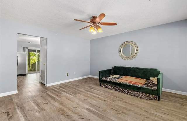 1094 Chinook Gallery 3
