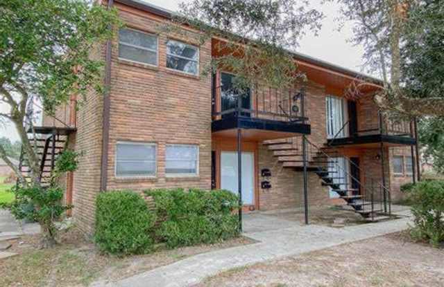 211 Jefferson Drive - 3 photos photos