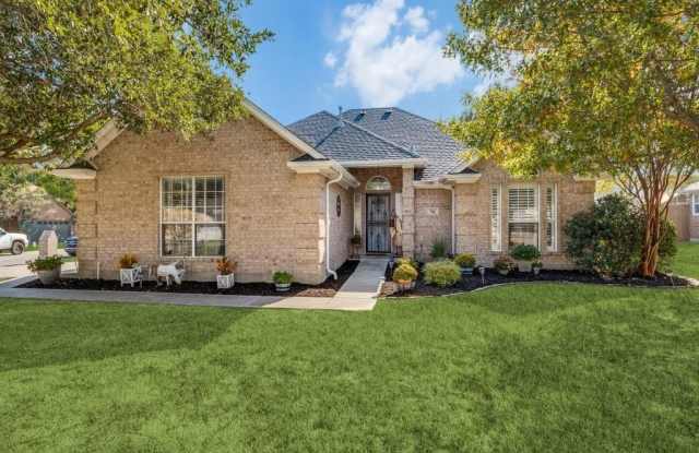 701 E Liberty Street - 701 East Liberty Street, Pilot Point, TX 76258