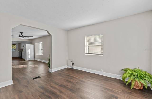 3622 E MOHAWK Avenue Gallery 2