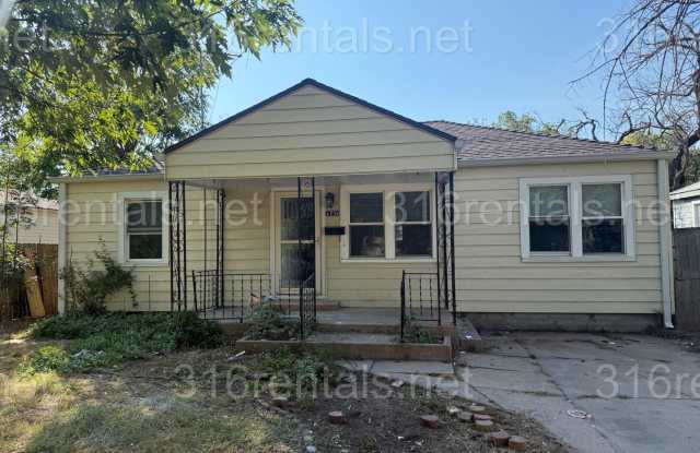 $995 - 3 bed 1 bath - Single Family Home - 1751 South Lulu Avenue, Wichita, KS 67211